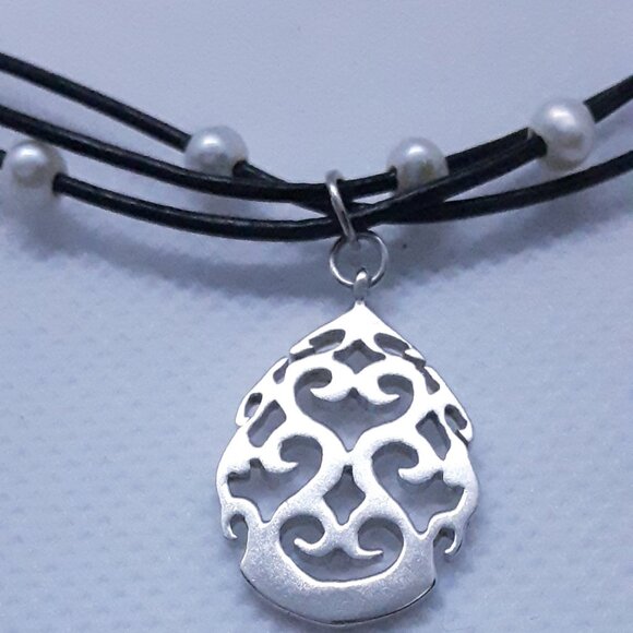 New with Tags Boho Style Rubber Faux Pearl and Sterling Necklace - Picture 3 of 9